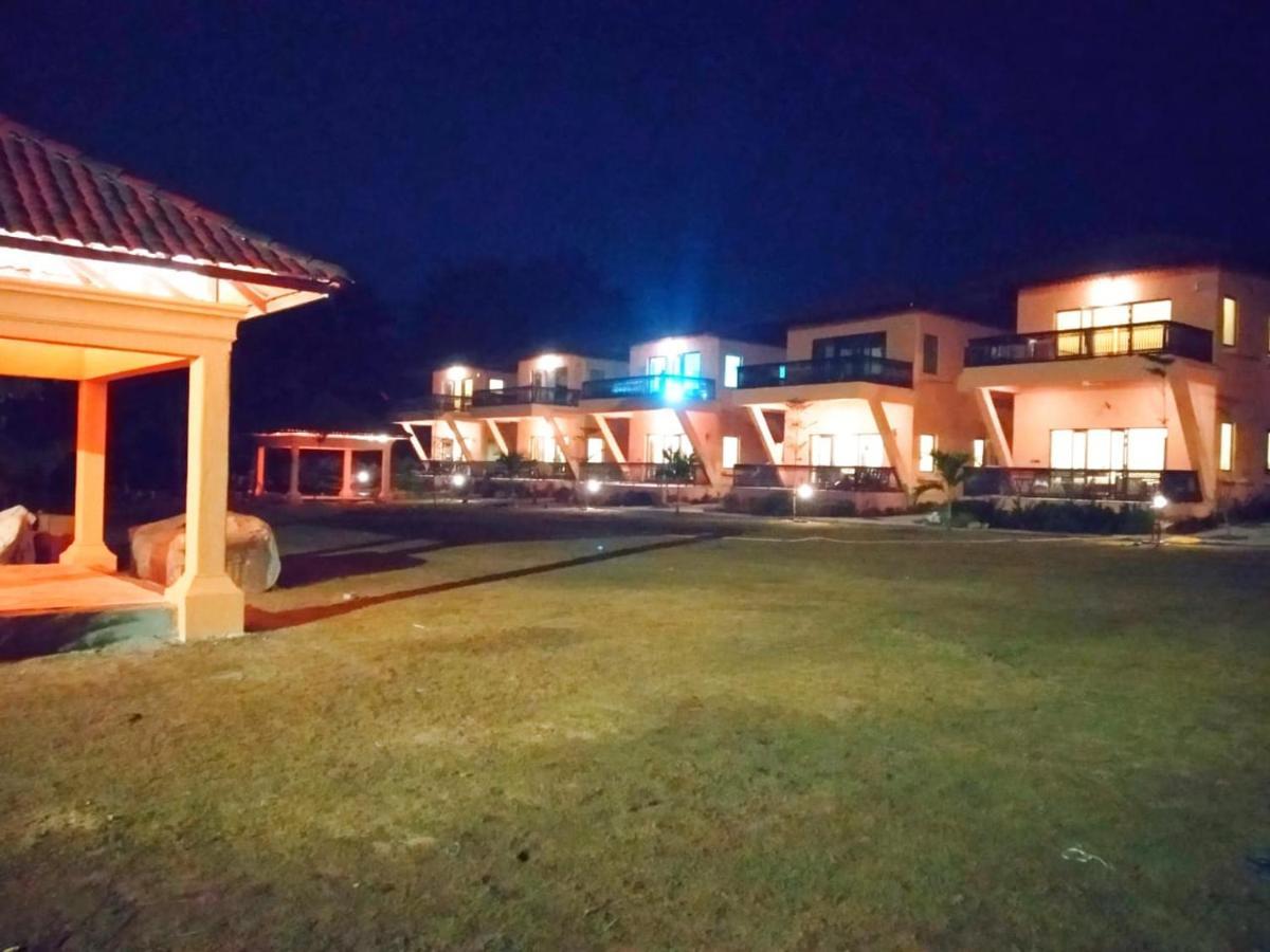 Отель The Pench International Khawasa Экстерьер фото